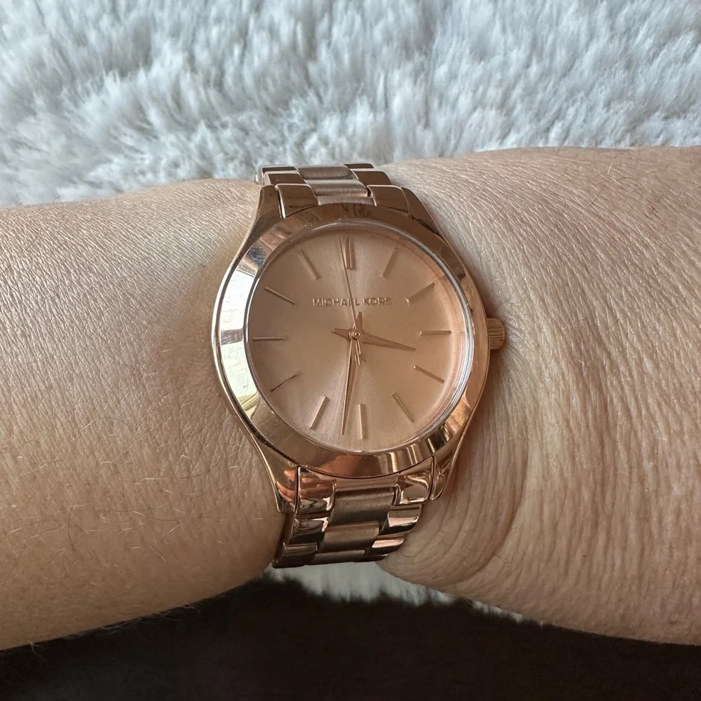 Michael Kors Women's Gold-Tone Watch Needs Battery wristband 6 inch